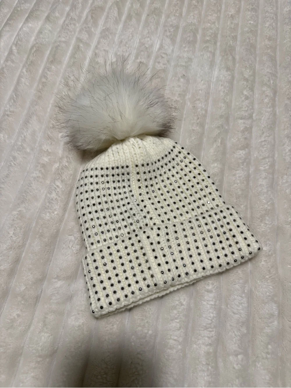 BCBGMaxAzria White Knit Beanie with Faux Fur Pom and Studs